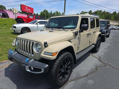 Used 2022 Jeep Wrangler Unlimited Sahara AWD/4WD image 1