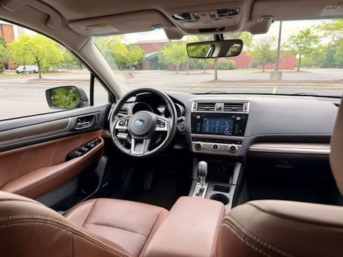 Used 2017 Subaru Outback 2.5i Touring w/ Popular Package #5A AWD/4WD image 19