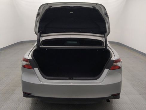 Used 2021 Toyota Camry LE image 29