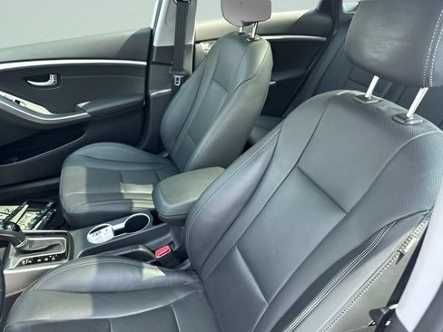 Used 2014 Hyundai Elantra GT w/ Option Group 03 FWD image 14