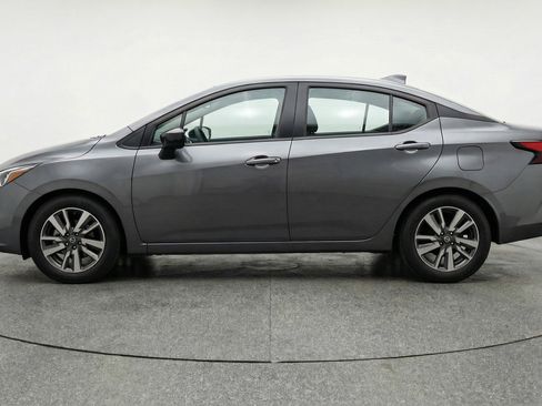 Used 2025 Nissan Versa SV FWD image 5