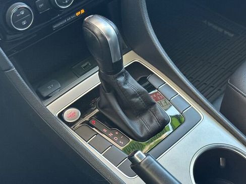 Certified 2021 Volkswagen Passat 2.0T R-Line image 21