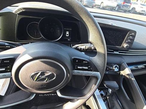 Used 2023 Hyundai Elantra SEL w/ Cargo Package FWD image 17