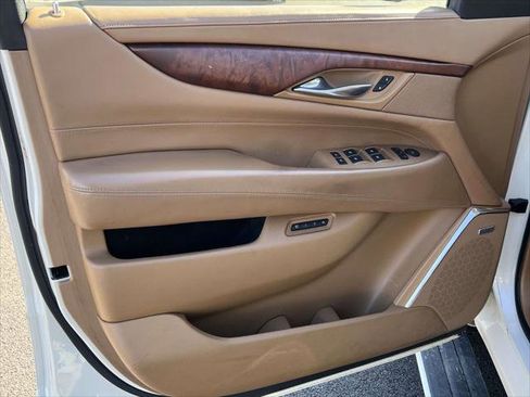Used 2015 Cadillac Escalade ESV Platinum image 16