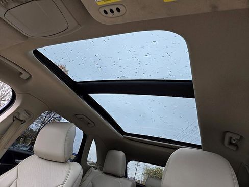 Used 2018 Lincoln MKC Reserve w/ Lincoln MKC Climate Package image 10