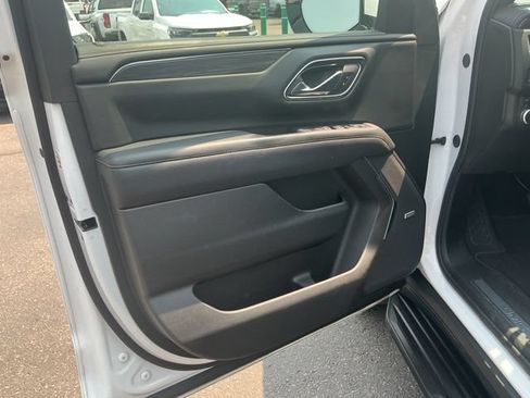 Used 2024 GMC Yukon SLT w/ SLT Luxury Package AWD/4WD image 13