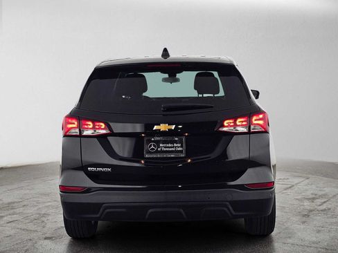 Used 2023 Chevrolet Equinox LS w/ LS Convenience Package FWD image 4