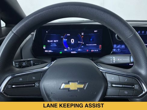 Certified 2025 Chevrolet Equinox EV LT FWD image 3