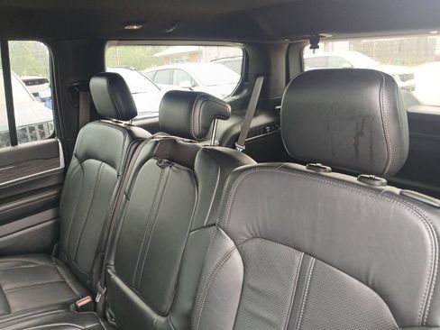 Used 2022 Jeep Wagoneer Series II AWD/4WD image 18