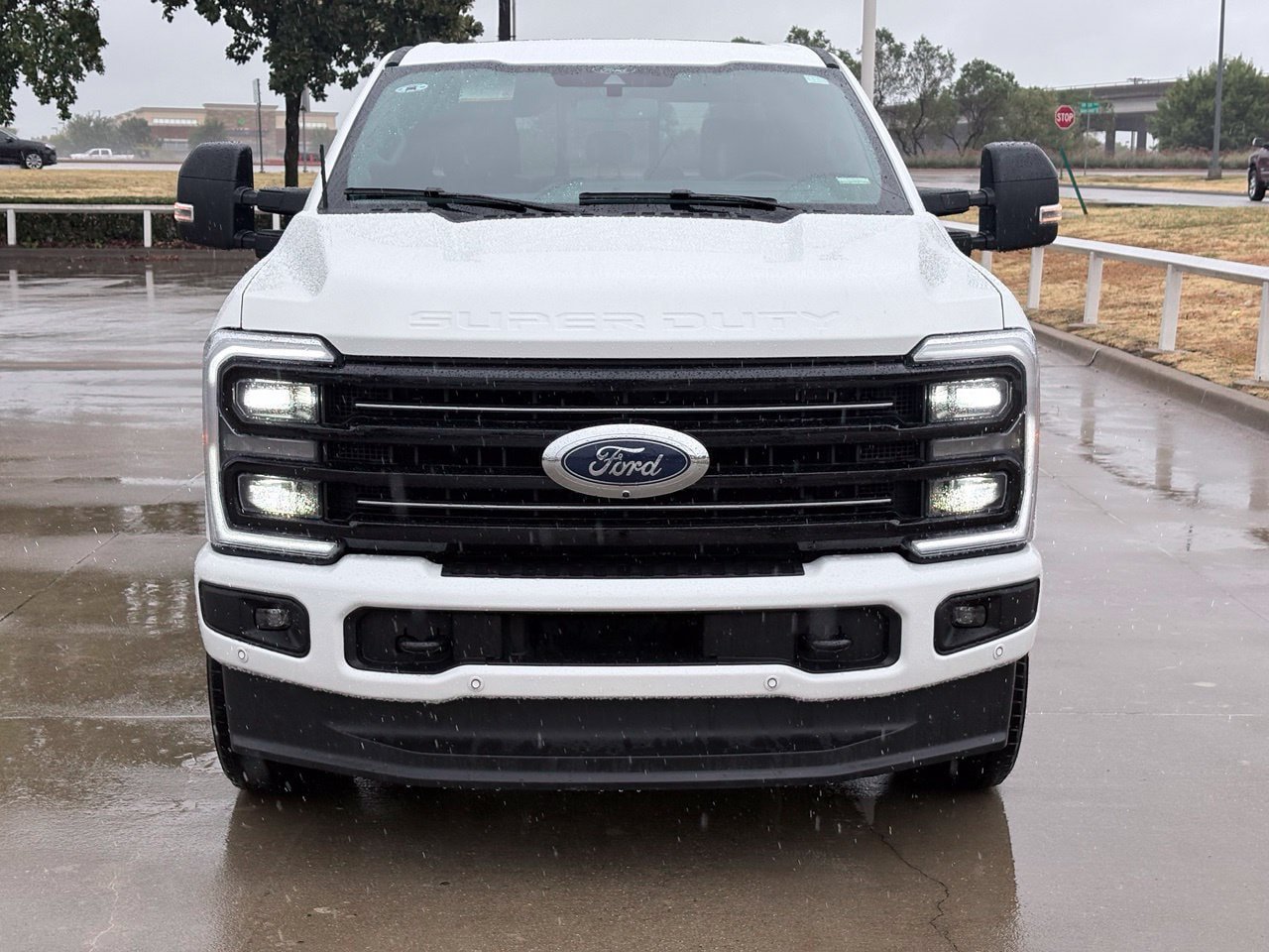 Used 2025 Ford F250 Platinum w/ FX4 Off-Road Package AWD/4WD image 2