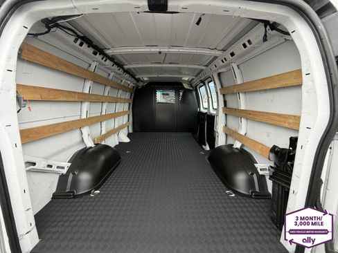 Used 2024 Chevrolet Express 2500 Work Van w/ Driver Convenience Package image 5