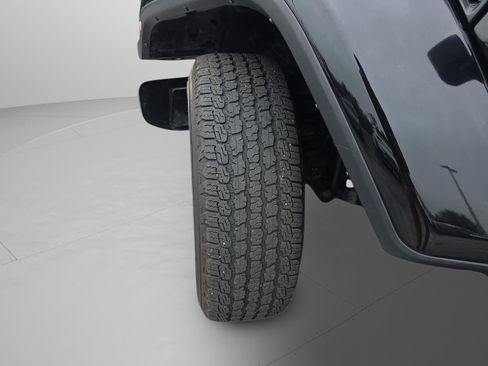 Used 2023 Jeep Wrangler Sahara image 33