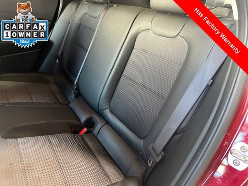 Used 2025 Chevrolet Trax LT FWD image 19