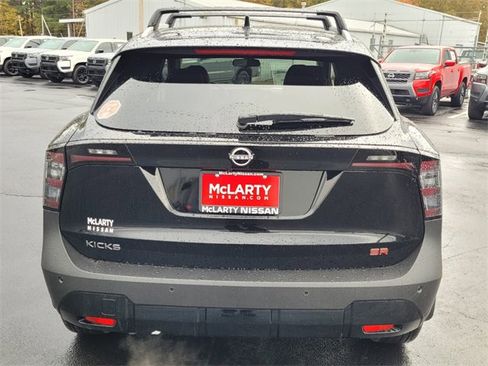 New 2026 Nissan Kicks SR image 8
