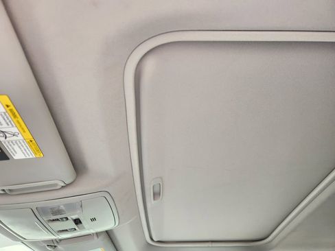 Used 2018 Toyota RAV4 XLE w/ Convenience Package image 25