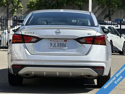 Used 2024 Nissan Altima 2.5 SV FWD image 6