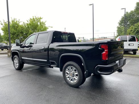 Used 2025 Chevrolet Silverado 2500 High Country w/ High Country Premium Package AWD/4WD image 7