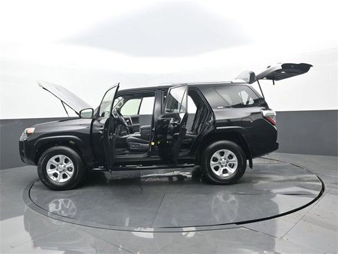 Used 2018 Toyota 4Runner SR5 image 34