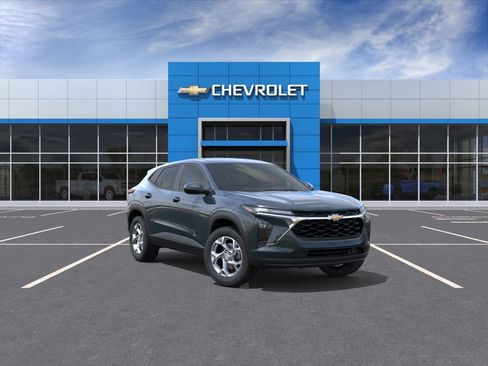 New 2026 Chevrolet Trax LS w/ LS Convenience Package FWD image 1