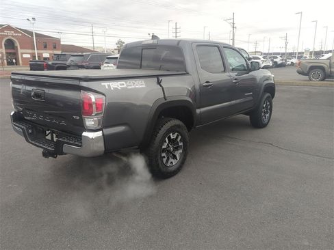 Used 2023 Toyota Tacoma TRD Off-Road image 8