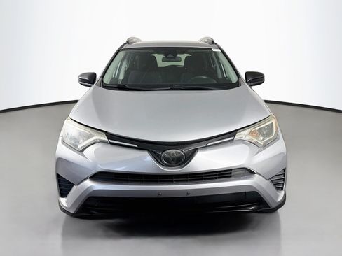 Used 2017 Toyota RAV4 LE FWD image 2