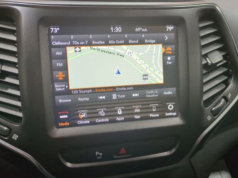 Used 2019 Jeep Cherokee Trailhawk AWD/4WD image 25