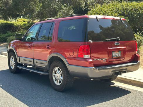 Used 2004 Ford Expedition XLT RWD image 3