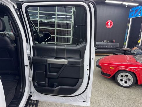 Used 2018 Ford F150 Raptor w/ Equipment Group 802A Luxury image 16