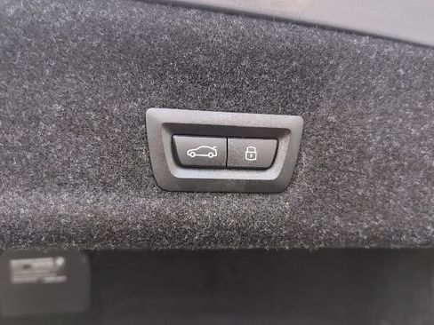 Used 2025 BMW 330i Sedan image 26