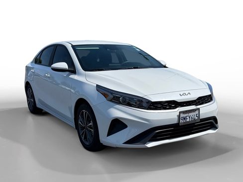 Used 2024 Kia Forte LXS FWD image 7