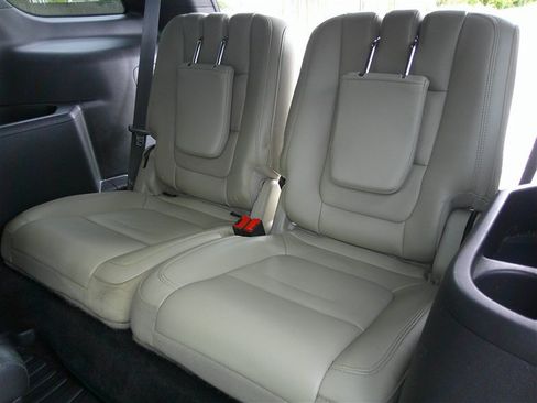 Used 2015 Ford Explorer Limited w/ Equipment Group 302A AWD/4WD image 18