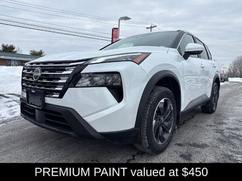 Certified 2025 Nissan Rogue SV image 4