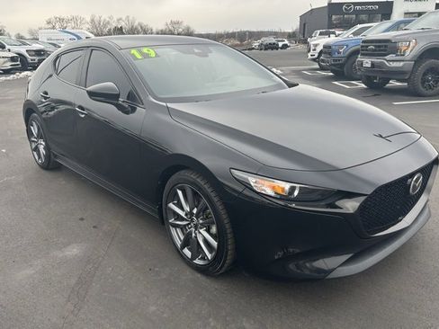 Used 2019 MAZDA MAZDA3 AWD Hatchback w/ Preferred Pkg image 1