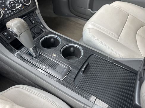 Used 2017 Chevrolet Traverse LT image 30