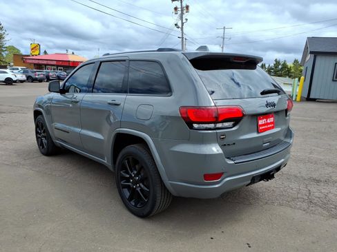 Used 2021 Jeep Grand Cherokee Altitude AWD/4WD image 3