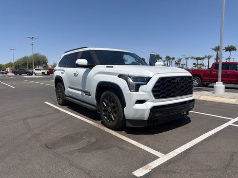 Used 2024 Toyota Sequoia Platinum AWD/4WD image 4