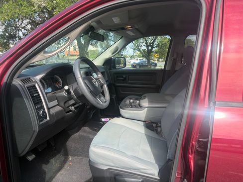 Used 2017 RAM 1500 Express AWD/4WD image 10