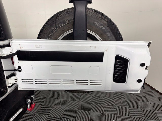 Used 2018 Jeep Wrangler Unlimited Sport w/ Connectivity Group AWD/4WD image 21