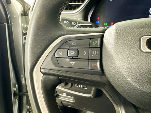 Certified 2023 Jeep Grand Cherokee Altitude AWD/4WD image 12