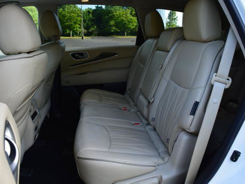 Used 2019 INFINITI QX60 Luxe w/ Sensory Package AWD/4WD image 12