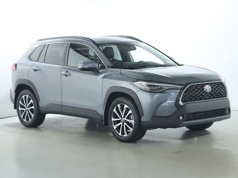 Certified 2023 Toyota Corolla Cross XLE w/ Convenience Package FWD image 9