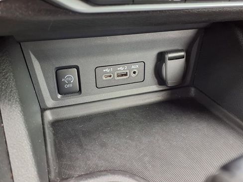 Certified 2024 Nissan Sentra SV FWD image 9