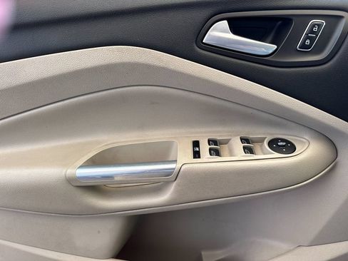 Used 2014 Ford C-MAX Energi SEL w/ Equipment Group 302A FWD image 11