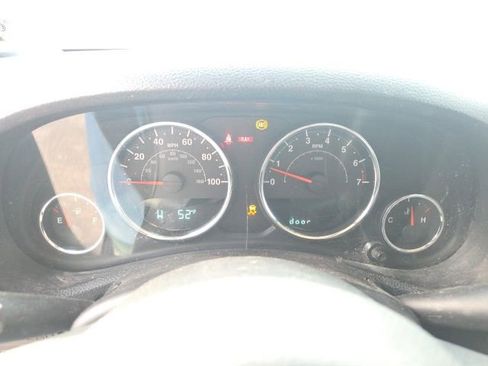 Used 2015 Jeep Wrangler Unlimited Rubicon image 36