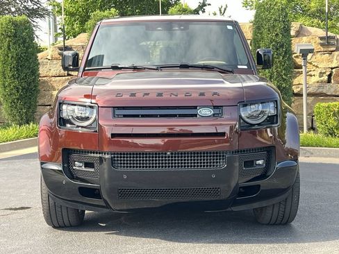 Used 2025 Land Rover Defender 130 X-Dynamic SE AWD/4WD image 8