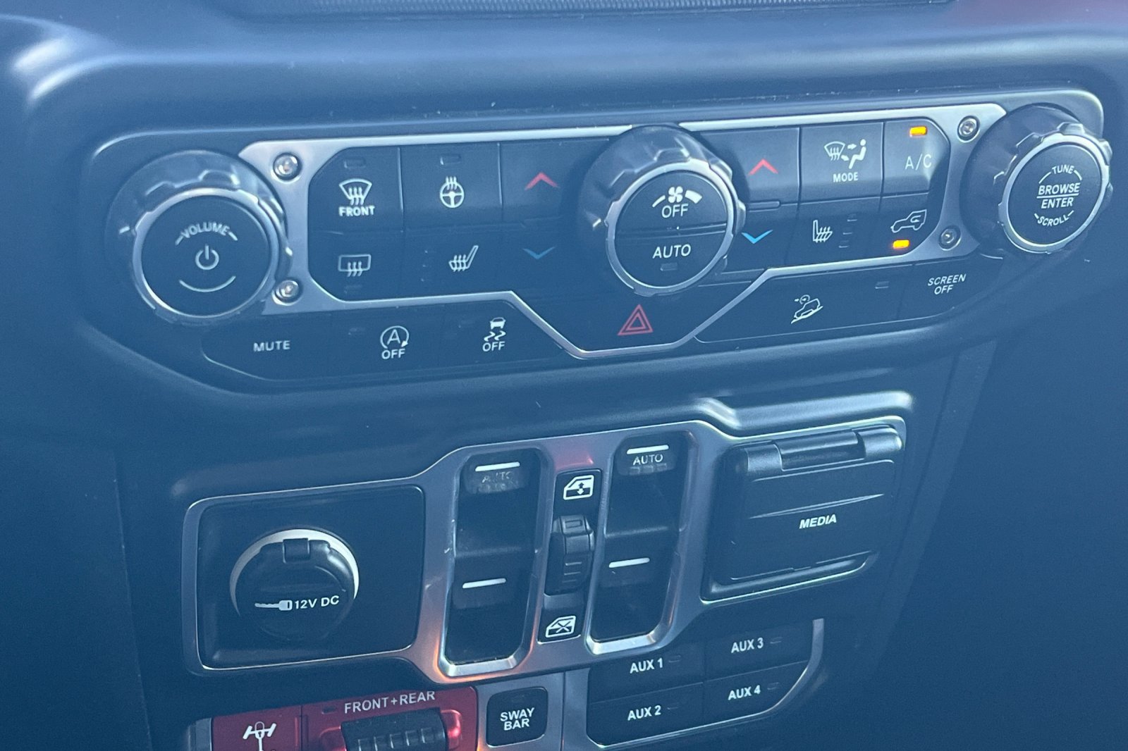 Used 2018 Jeep Wrangler Unlimited Rubicon AWD/4WD image 22