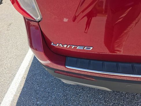Used 2022 Ford Explorer Limited RWD image 9