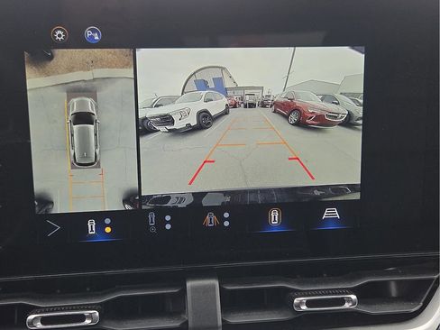 Used 2025 Chevrolet Equinox LT w/ Convenience Package II AWD/4WD image 14