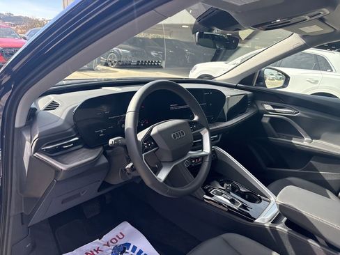 Used 2025 Audi Q5 Premium w/ Convenience Package image 12