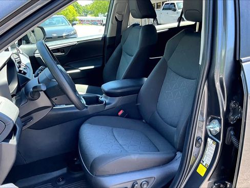Used 2025 Toyota RAV4 XLE w/ Convenience Package FWD image 8
